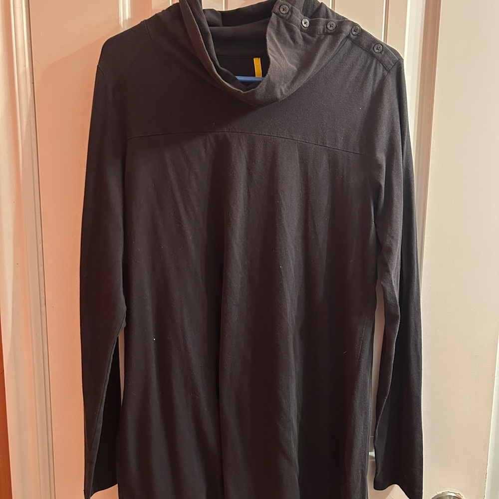 Lole Black Long Sleeve Tunic Top with Button Detail, light weight